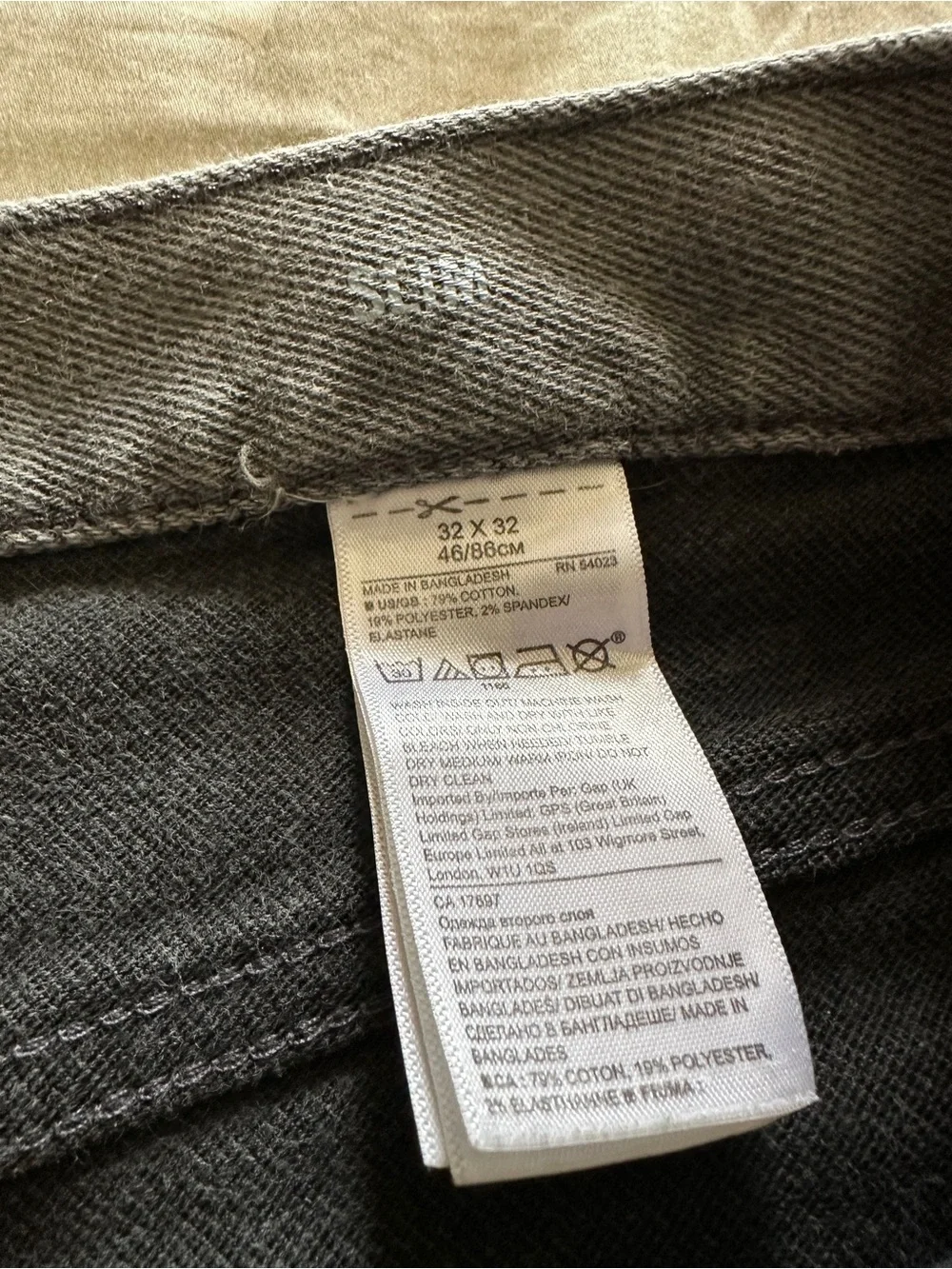 Banana Republic Slim Traveler jeans, 32x32